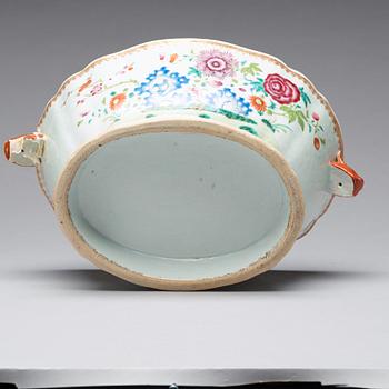 A famille rose tureen with cover, Qing dynasty, Qianlong (1736-95).