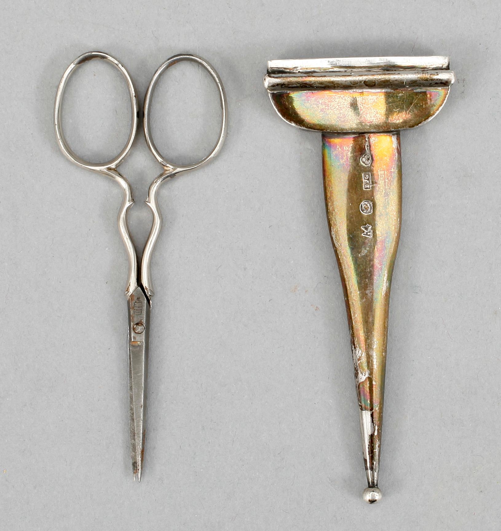 SAXFODRAL, Silver, 1800-tal. Otydliga stämplar. Tot vikt 20 gram.