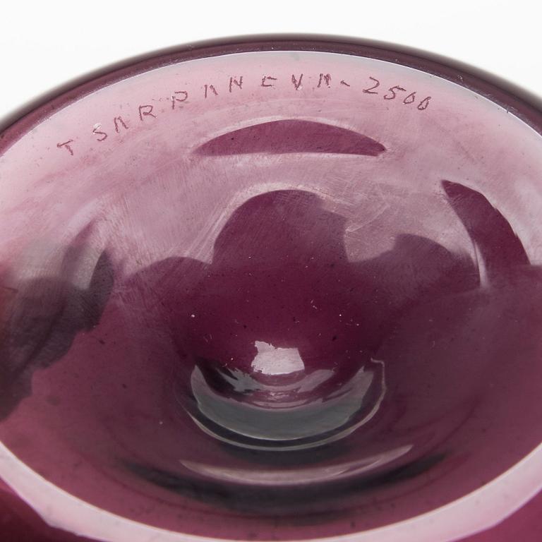 TIMO SARPANEVA, "Fågelflaska", signerad T. Sarpaneva 2500, Iittala.