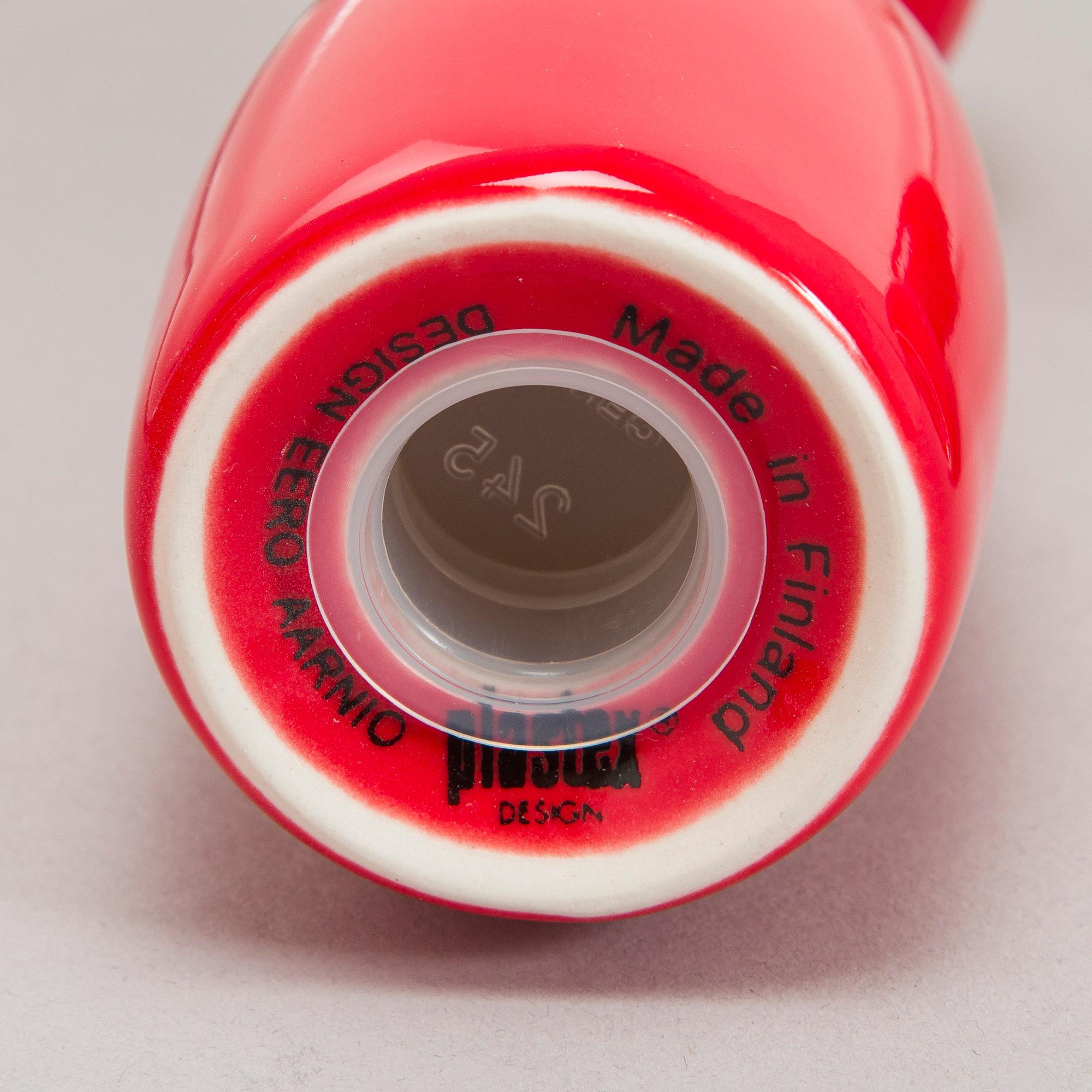 Eero Aarnio, erä kodintuotteita, 13 kpl, eri valmistajia.