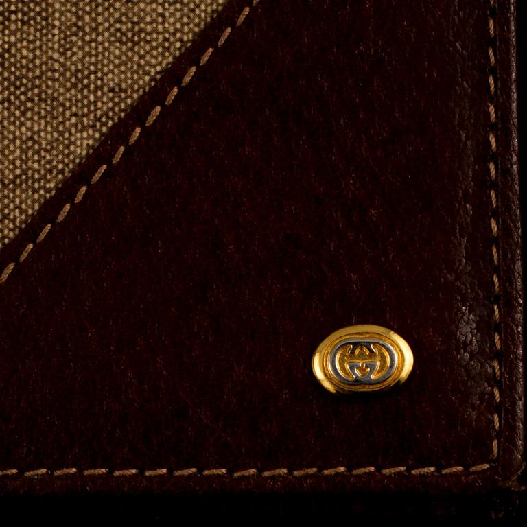 PLÅNBOK, Gucci.
