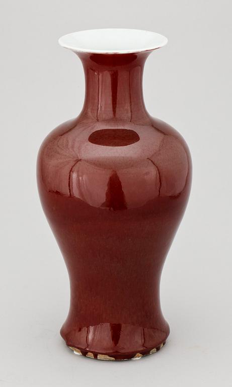 URNA, porslin, Kina, 1900-tal.