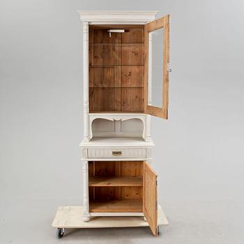 BOKSKÅP, nyrenässans, 1800-talets slut.