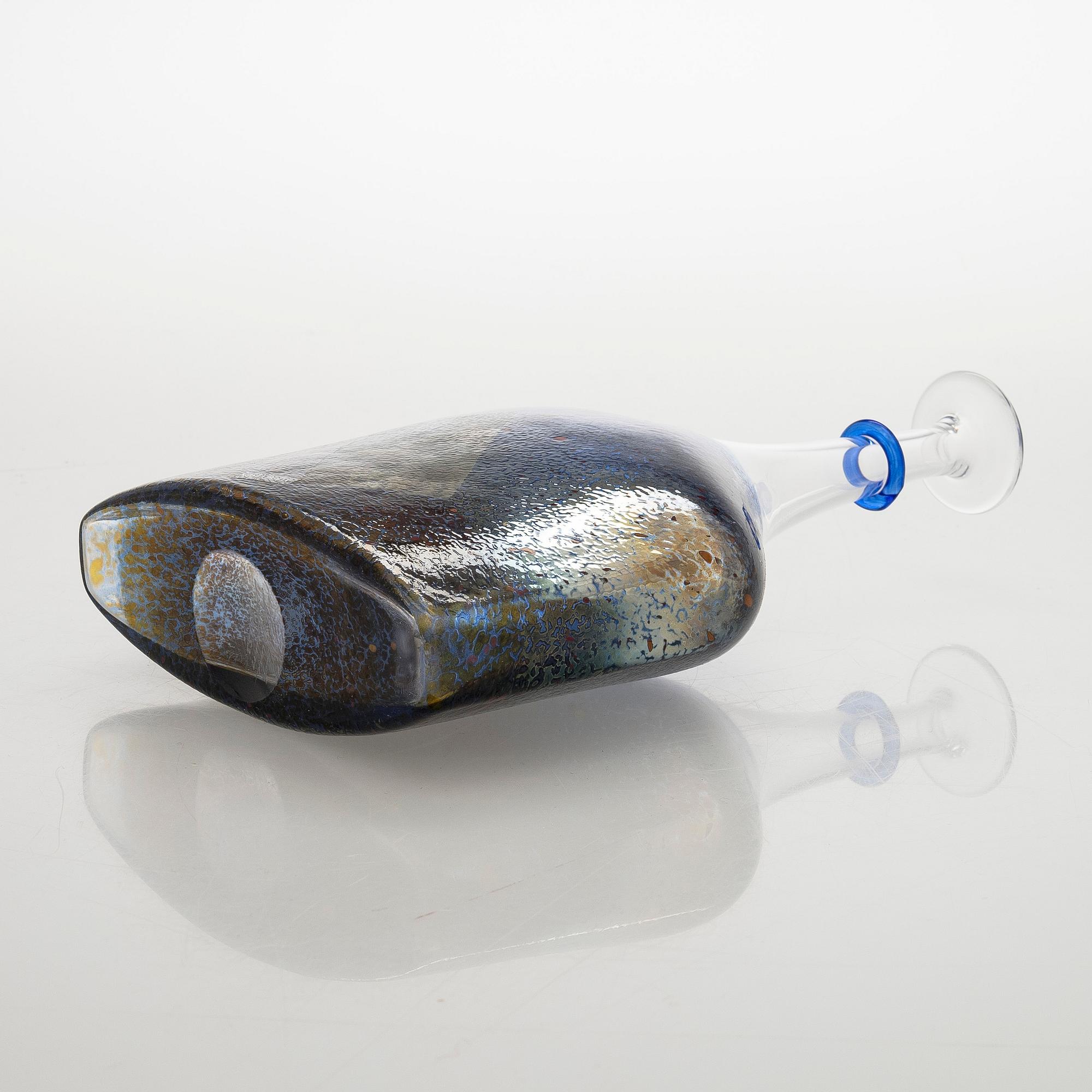 Bertil Vallien, bottle signed Kosta Boda B. Vallien 89253.