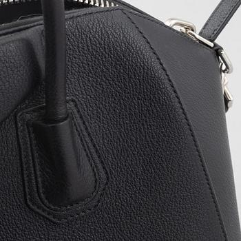 Givenchy, väska. "Antigona".