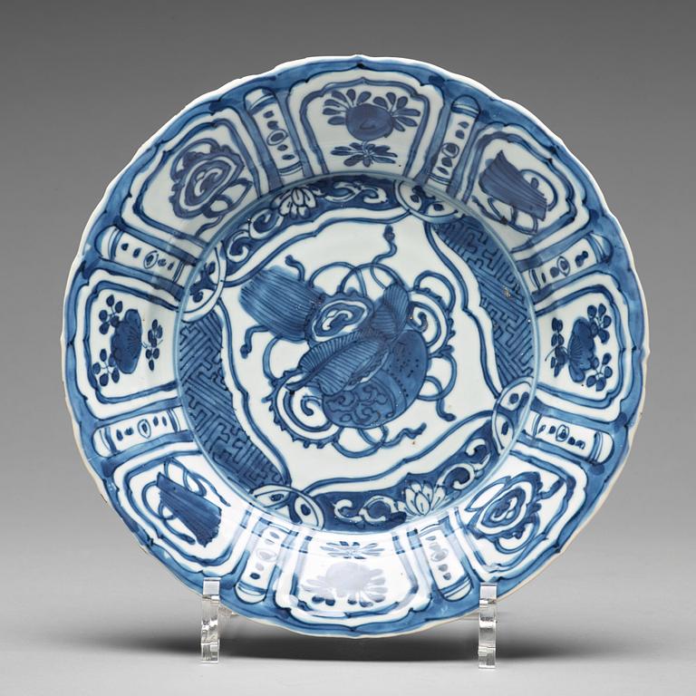 A set of six blue and white kraakdishes, Ming dynasty, Wanli (1572-1620).