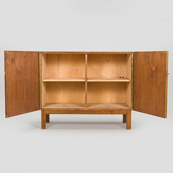 Alvar Aalto, skåp, modell 810 för O.Y Huonekalu- ja Rakennustyötehdas A.B, 1930-tal.