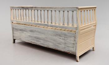 SOFFA, sengustaviansk, omkring år 1800.