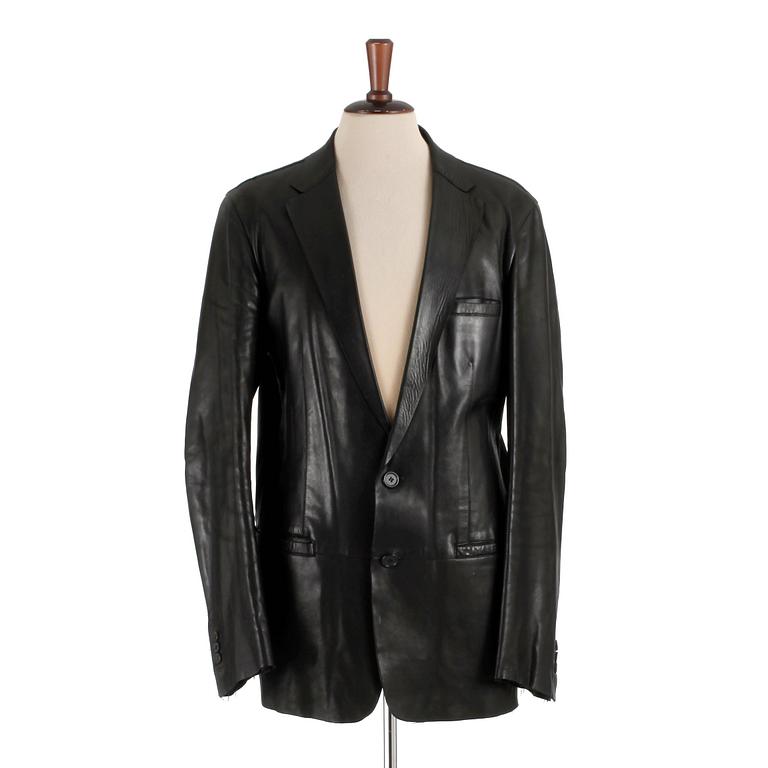 GUCCI, a men's black leather jacket, size 50.