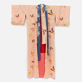 A Japanese silk kimono, 20th Century.