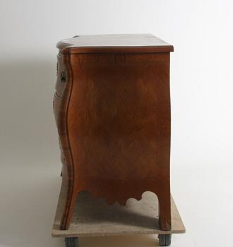 BYRÅ, rokoko, 1700-talets mitt.