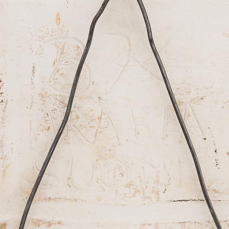 Birger Kaipiainen, dekorationsfat, stengods signerad Kaipiainen Arabia 1944, a tergo BK Arabia Suomi.