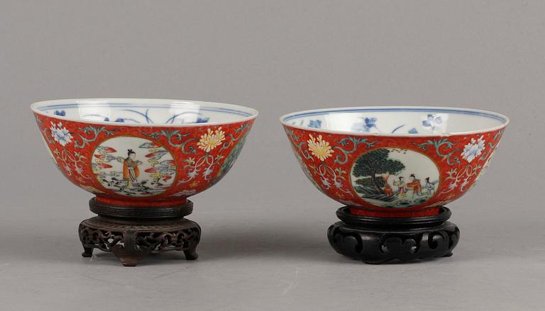 A pair of famille rose sgrafitto bowls, early 20th Century.