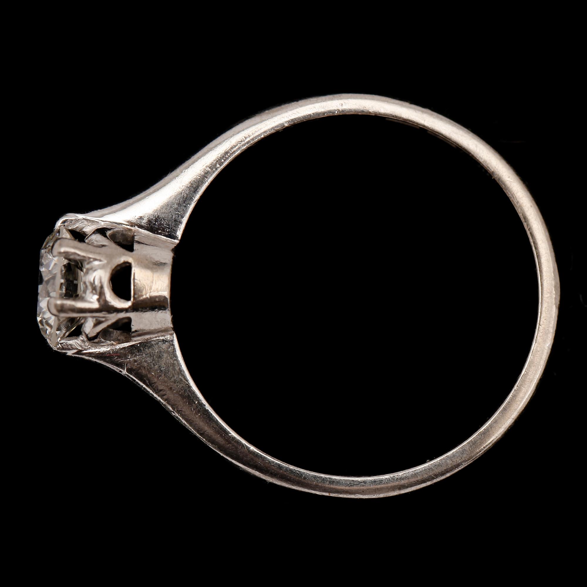 RING, 18 k vitguld, Stockholm 1947, med solitär briljant 0.79 ct.