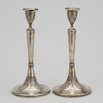 LJUSSTAKAR, ett par, silver, Wien, Österriket Ungern 1806. Vikt ca 545 gram.