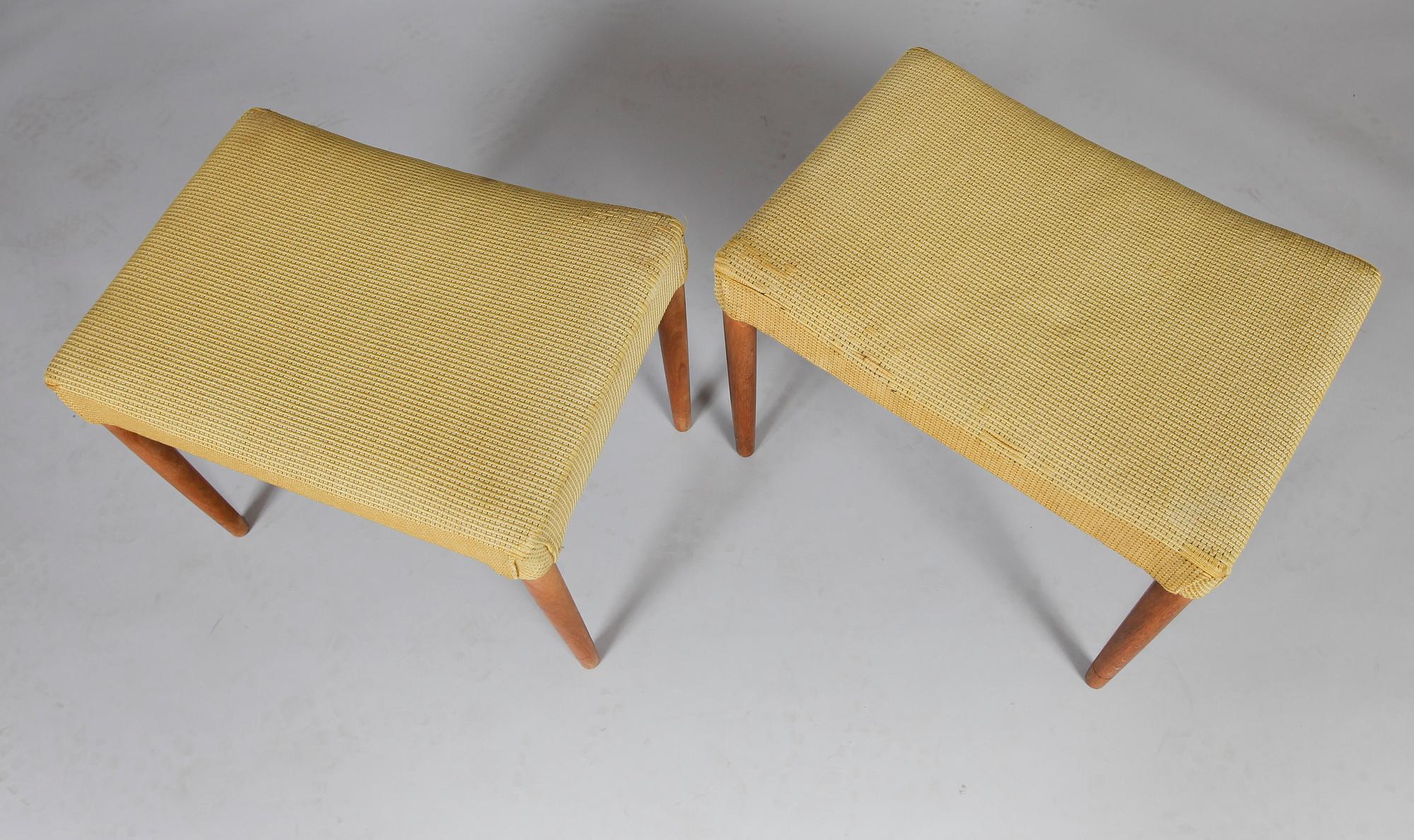 PALLAR, 1 par, Oman jun's Möbelfabrik, Danmark, 1900-talets andra hälft.