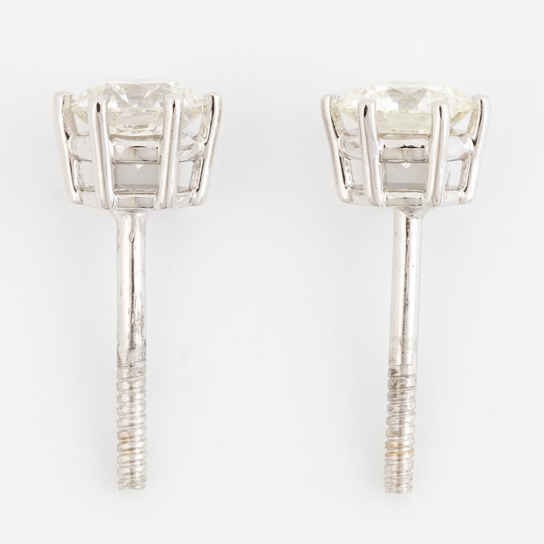 Örhängen 18K vitguld med briljantslipade diamanter.