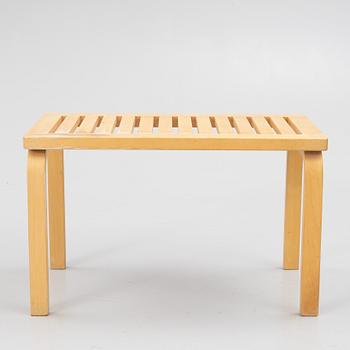 Alvar Aalro, a modewl 153 B bench, Artek.