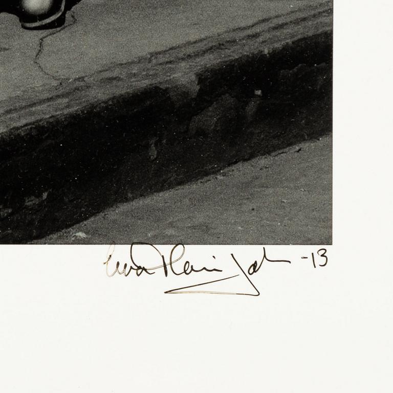 Ewa-Mari Johansson, "Woman dressed in white".