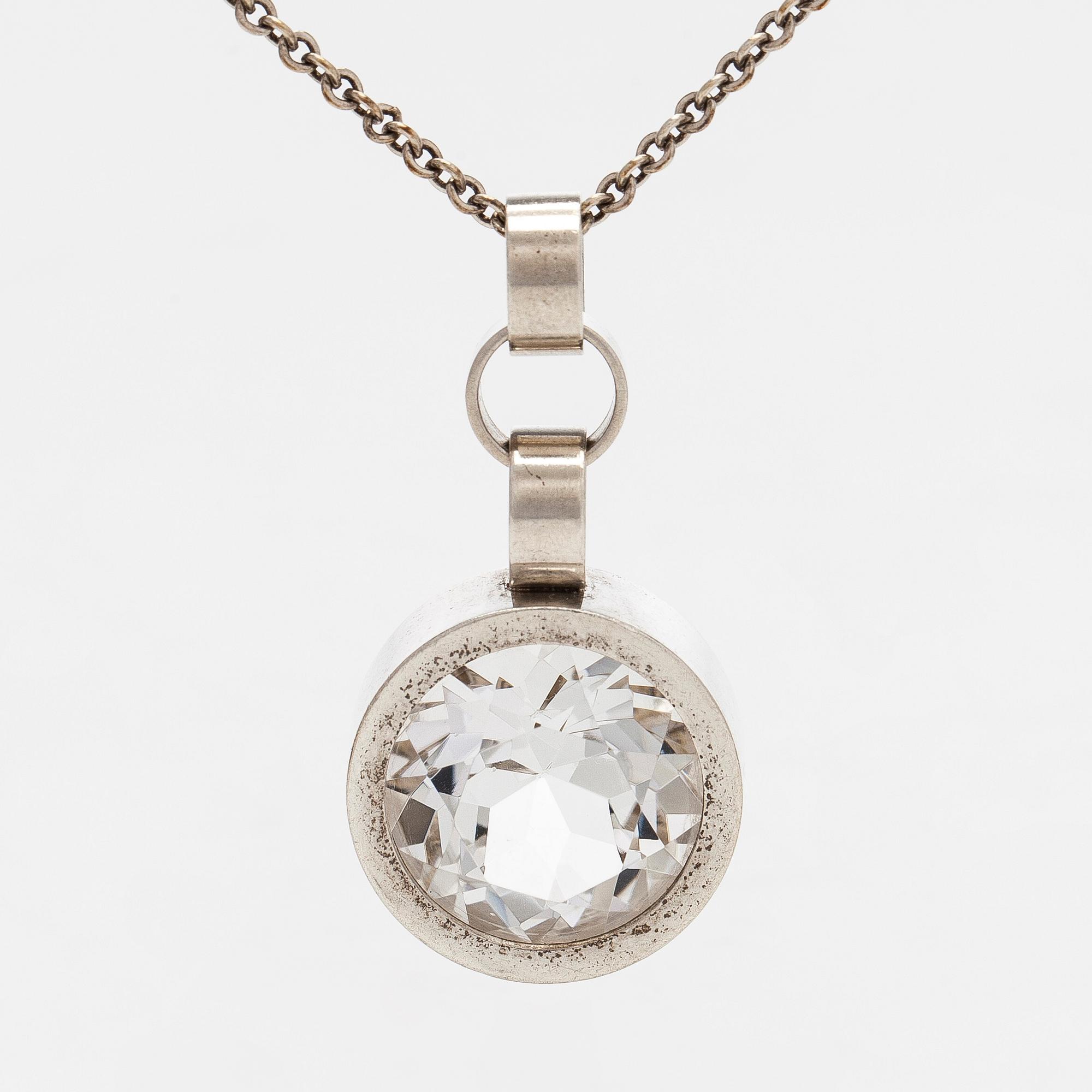 Elis Kauppi, halsband, silver och bergskristall. Kupittaan Kulta , Åbo 1965.