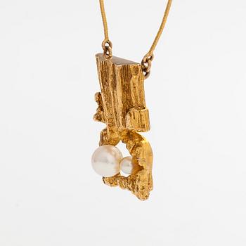 Björn Weckström, kaulakoru, "Kelohelmet", 14K kultaa ja viljeltyjä helmiä, Lapponia 1969.