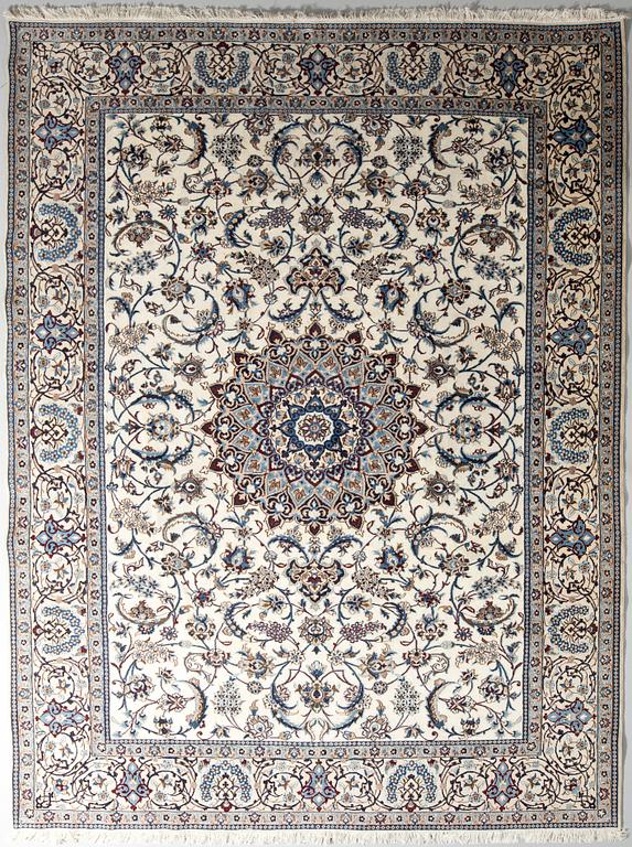 Rug, Nain, approx. 353 x 248 cm.