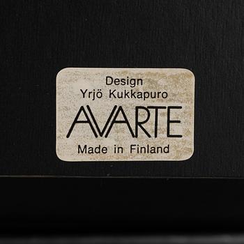 Yrjö Kukkapuro, karmstolar, ett par, "Experiment", Avarte, Finland.
