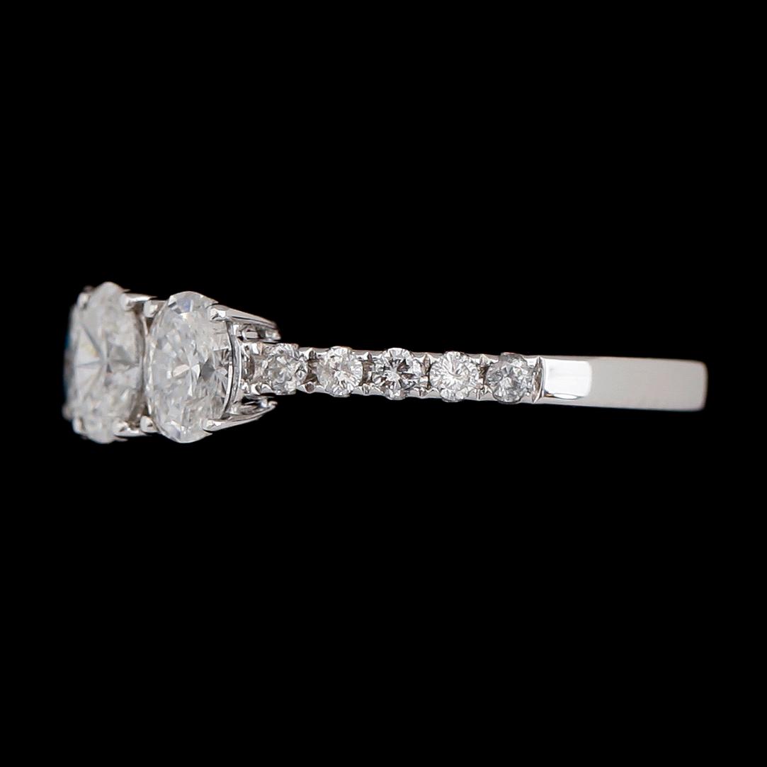 RING, 18 k vitguld, diamanter tot ca 1.13 ct.