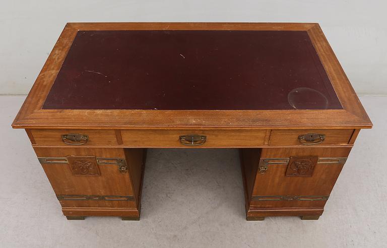 SKRIVBORD, 1900-talets första hälft.