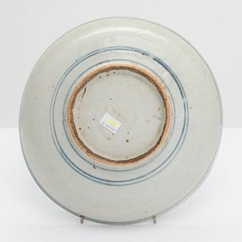 A blue and white Swatow dish, Ming dynasty (1368-1644).