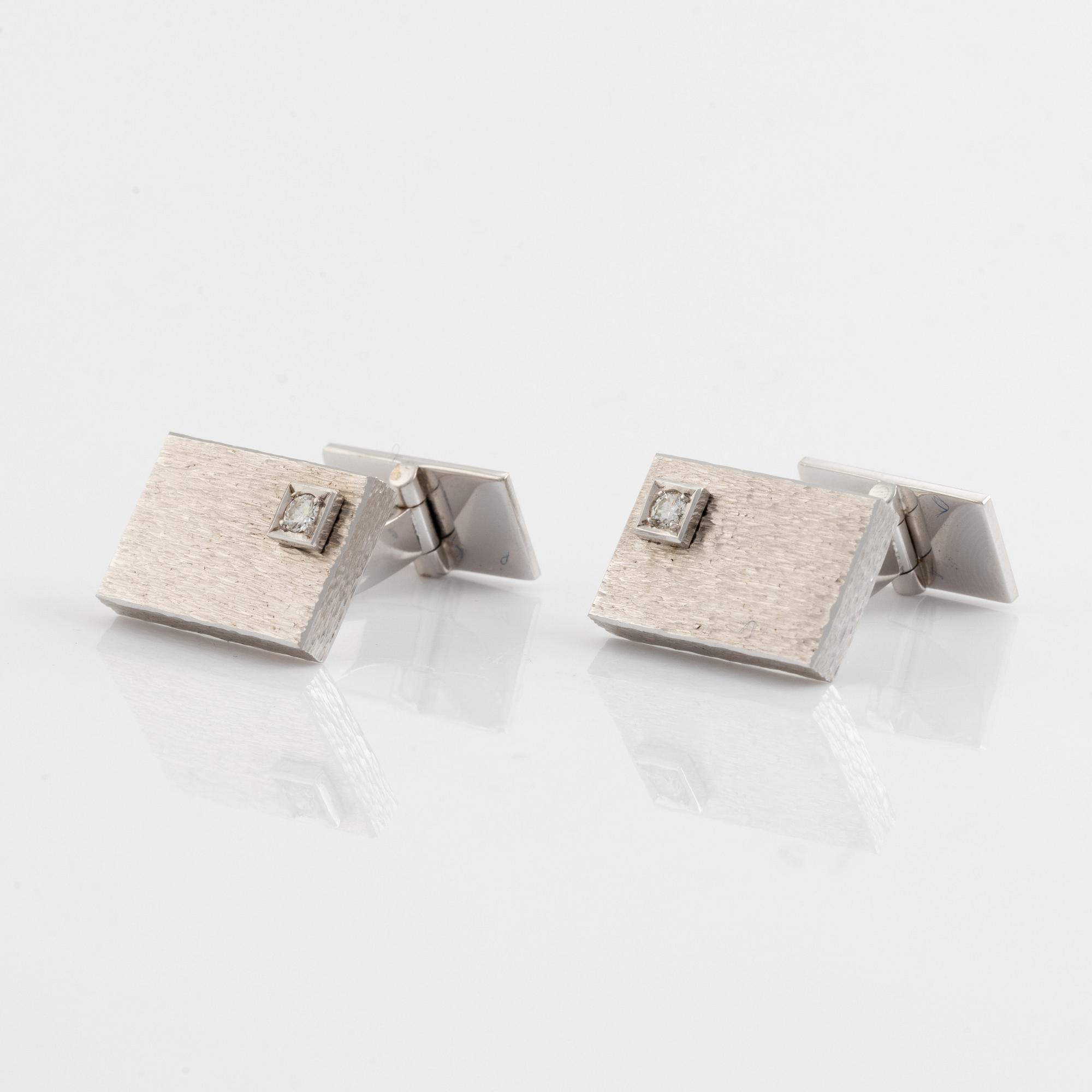 Bucherer, manschettknappar, ett par, 18K vitguld och briljantslipade diamanter, i ask från Bucherer.