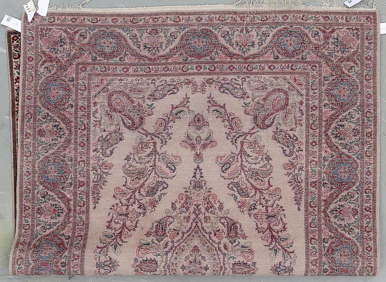 MATTA, semiantik Keshan. Ca 213 x 146 cm.