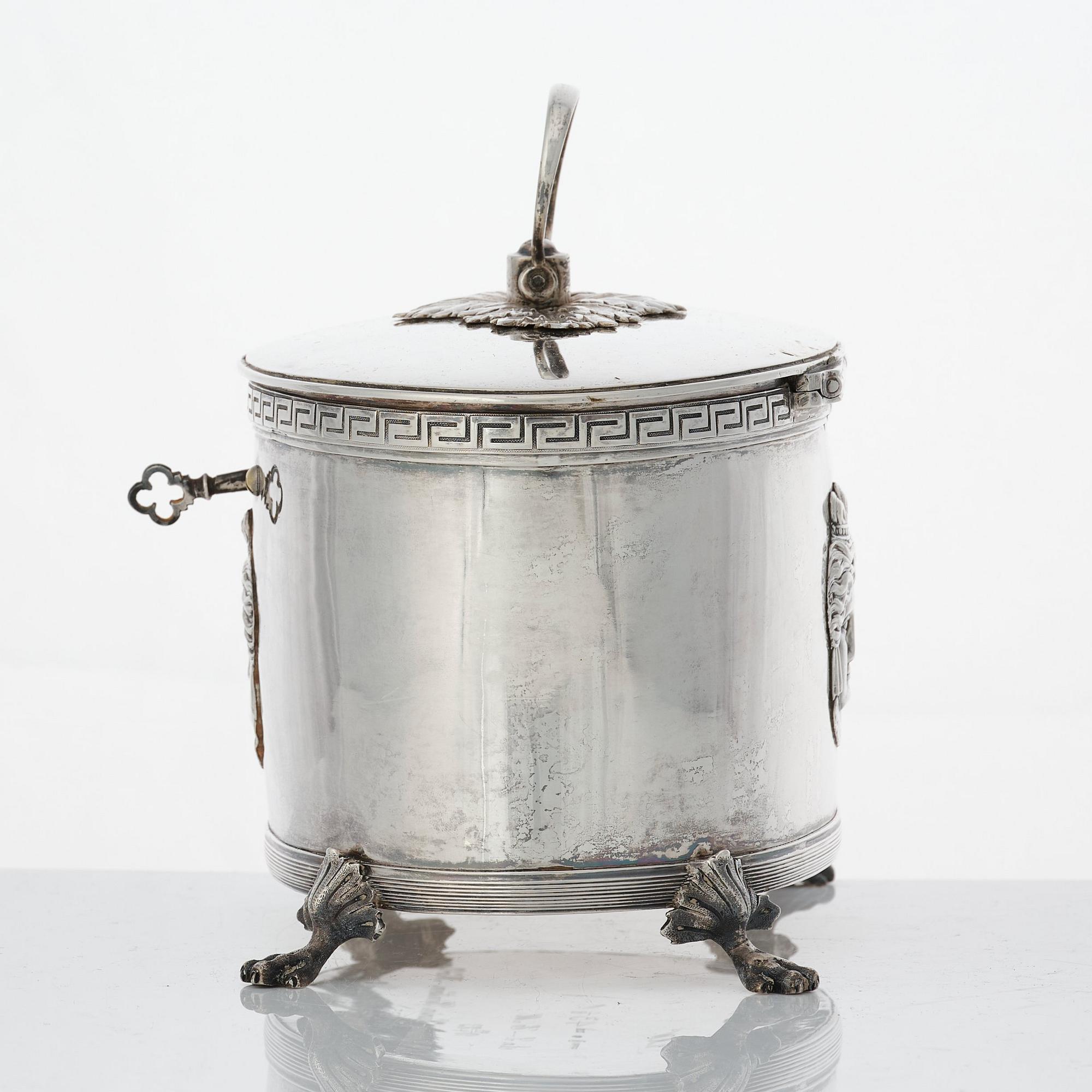 Pehr eller Adolf Zethelius, sockerskrin, silver, Stockholm 1810. Empire.