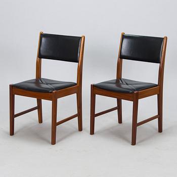 Pertti Salmi, a 1970s 'Samuel' dining table and eight 'Simeon' chairs for Vaara Tuotanto, Kaluste-Yhtymä, Finland.