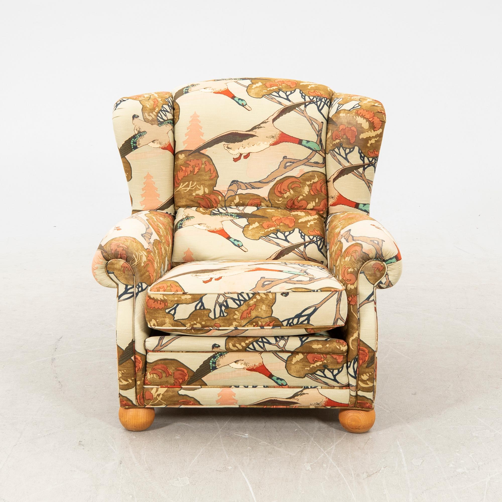 A 1940s armchair.