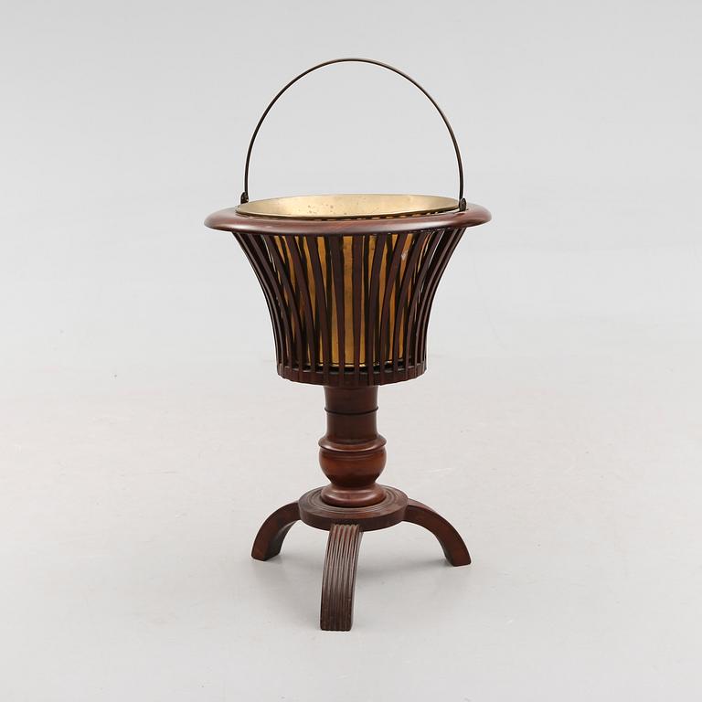 CHAMPAGNEKYLARE, golvmodell, 1800-tal.
