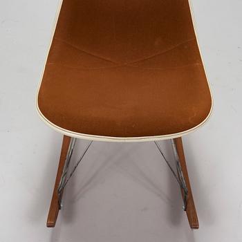 Charles & Ray Eames, keinutuoli, "RSR", Herman Miller, 1900-luvun myöhempi puolisko.