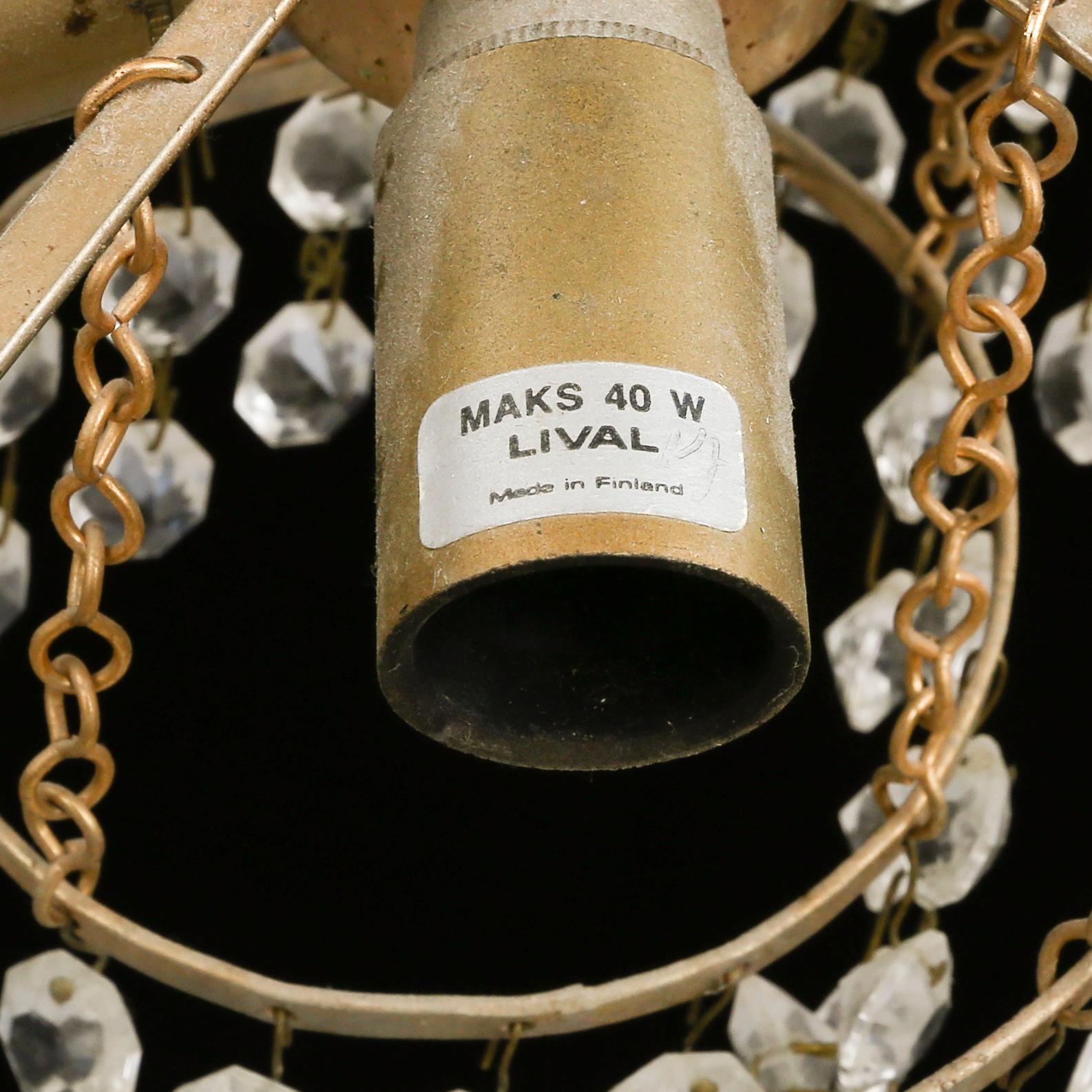 TAKLAMPA, Lival, Finland, 1900-talets andra hälft. Höjd ca 25 cm.