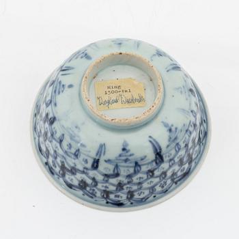 A blue and white bowl, Ming dynasty (1368-1644).