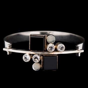 AN ELIS KAUPPI BRACELET, onyx, synthetic spinel, silver. Kupittaan Kulta, Turku Finland 1965.