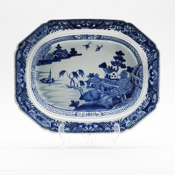 SKÅLFAT, porslin, Kina, Qianlong 1736-1795.