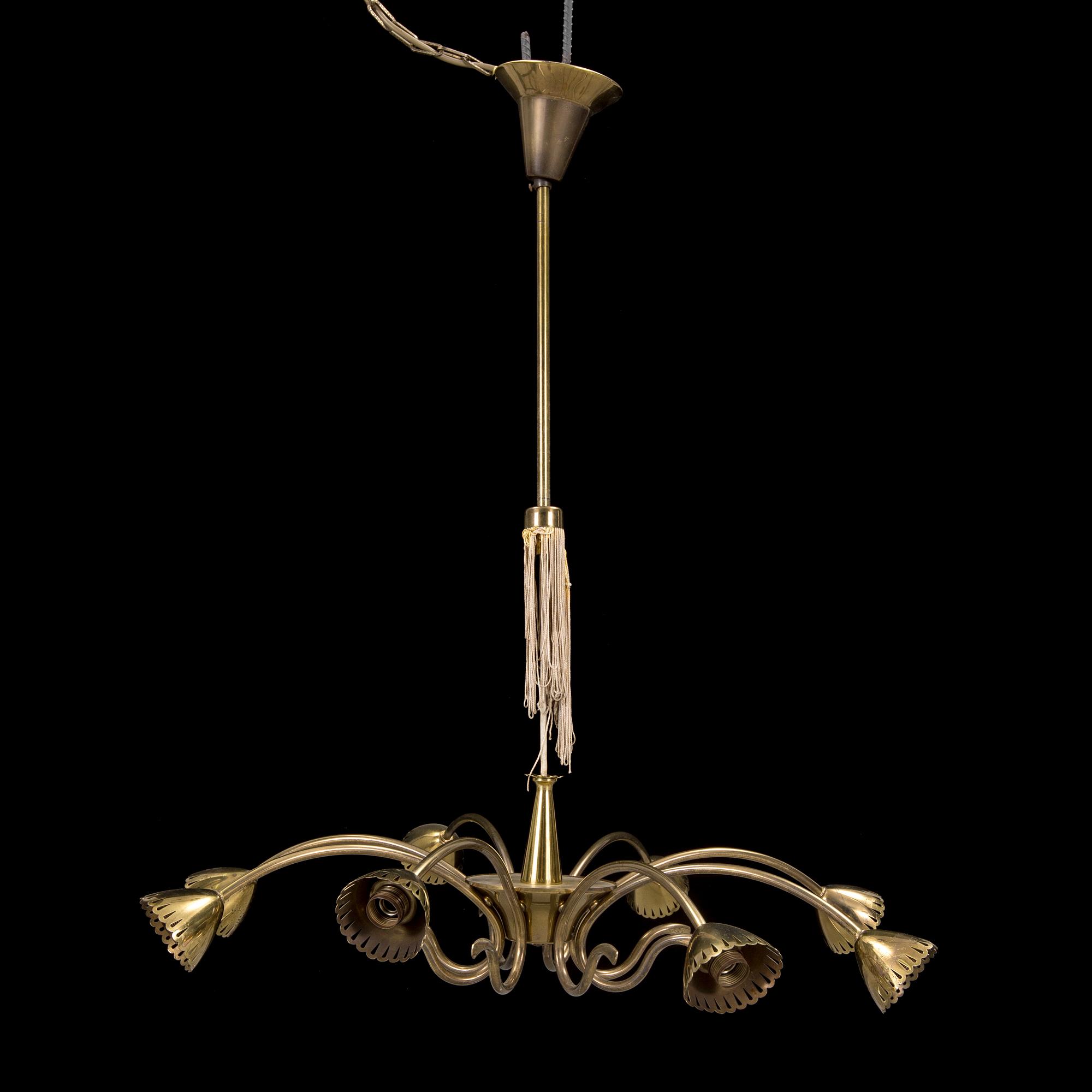 TAKLAMPA, 1900-talets första hälft. Höjd ca 75 cm.