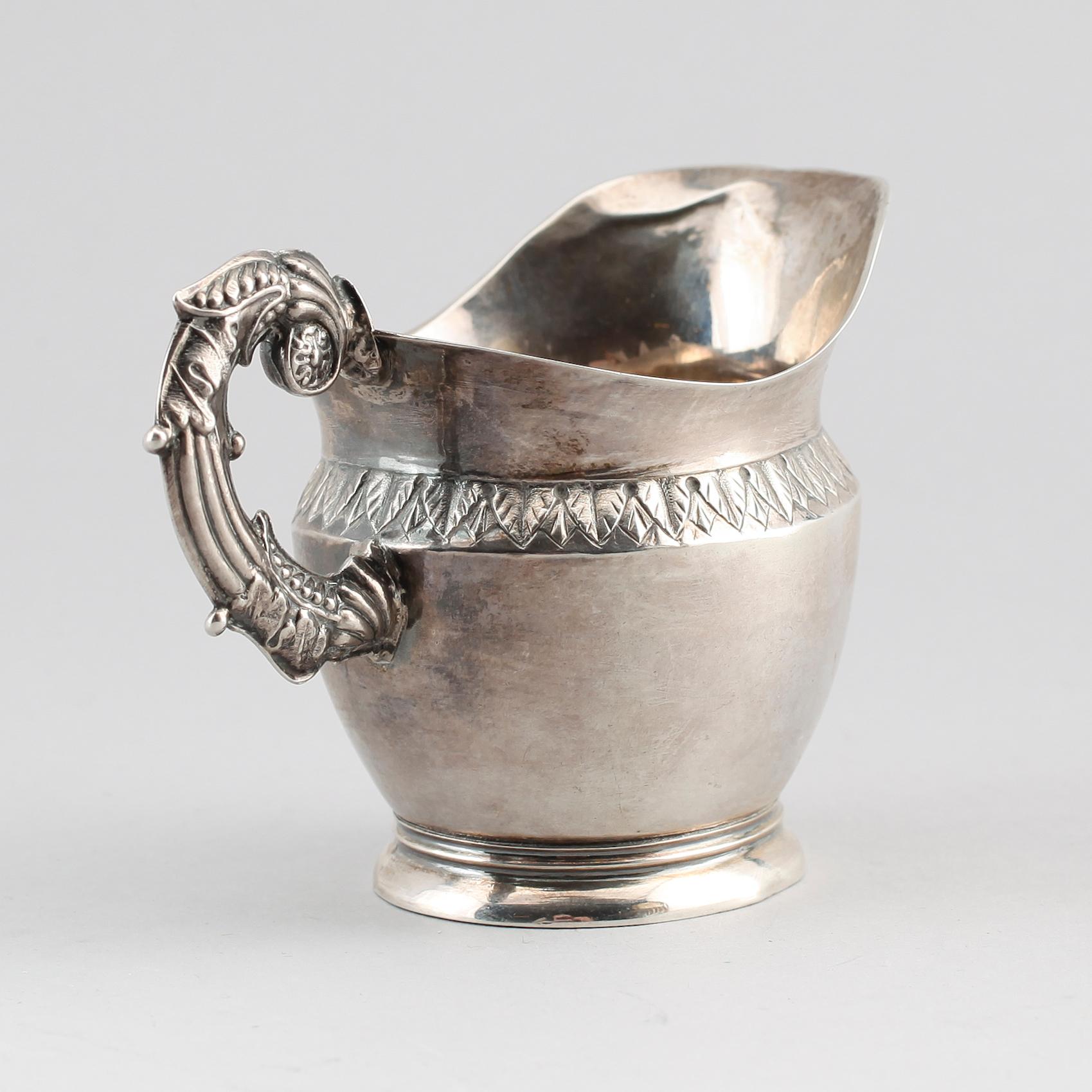 GRÄDDKANNA, silver, Carl Gustaf Hjulström, Köping, 1832. Vikt ca 47 gram.