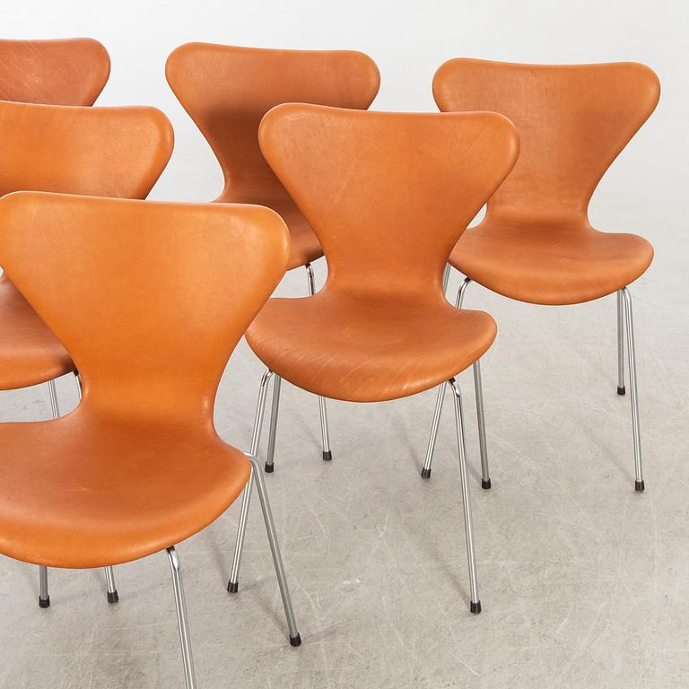 Arne Jacobsen a set of six Sjuan chairs, for Fritz Hansen Denmark, later part of the 20th century.