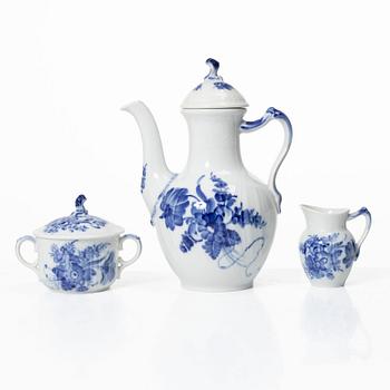 Royal Copenhagen, kaffeservis, 54 delar, "Blå blomst", Danmark, 1900-talets andra hälft.