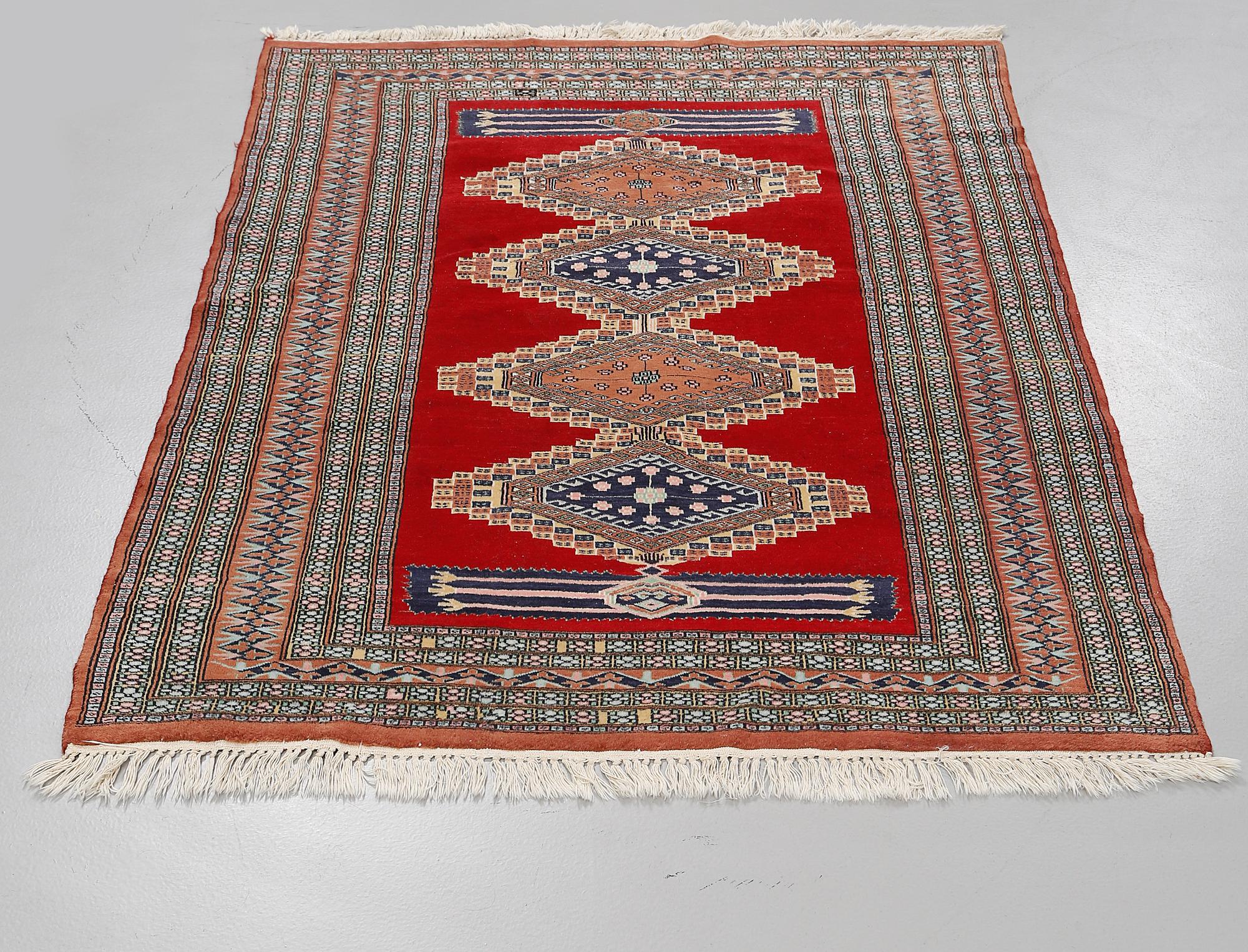 MATTA, orientalisk, 167 x 127 cm, sent 1900-tal.