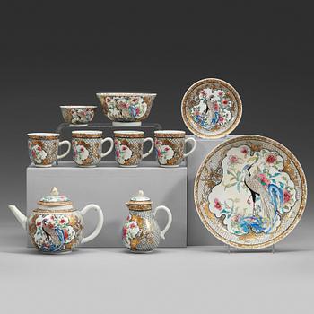 456. A Chinese export porcelain part tea service, Qing dynasty, Yongzheng (1723-1735).