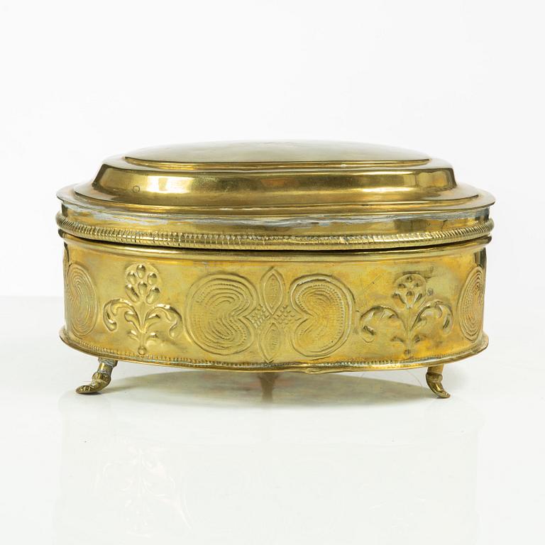 Sockerskrin, av Heinrich H. Werner (mässingslagare i Jönköping, f. 1703-d-1790), Senbarock.