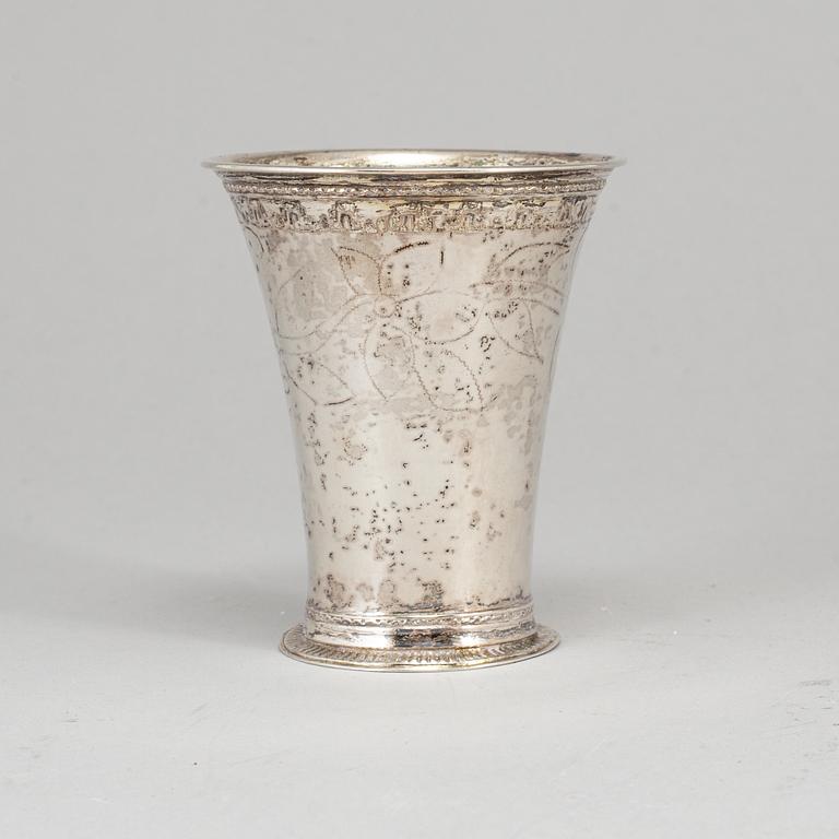 A Swedish 18th century silver beaker, mark of Carl Lemon, Uppsala 1740.