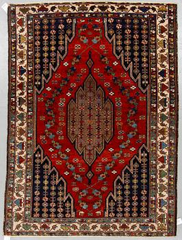 A semi-antique Mazlagan rug, ca 196 x 139 cm.